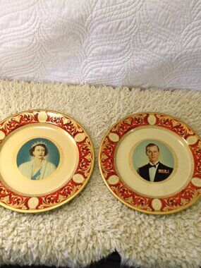 VTG 1953 Coronation Commemorative Tin Litho Plates British Collectible QEII